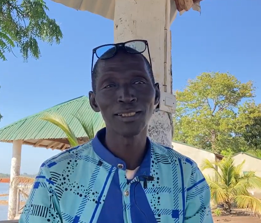 AmbCanSenegal's tweet photo. À Kokou Mbadolo 🇸🇳 , Ibrahima Diédhiou, chef de village, a vu sa communauté transformée grâce au projet "Quand Elles Dirigent Tout le Monde Réussit" financé par 🇨🇦. Les #FemmesLeaders créent un avenir plus fort et plus uni.
#16JoursdActivisme #16Days #FinVSFG #NoExcuse @TOSTAN https://t.co/5yuoiHgz9P