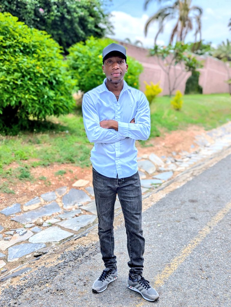 sipalo3's tweet photo. Young_future millionaire https://t.co/nOaCK82jeV