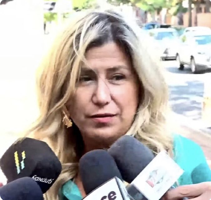#QUEREMOSJUSTICIA
Silvia Caceres porqué el trato preferencial al homicida Eugenio Sanabria Vierci? Porqué rechazaste la querella presentada por mi papá? Las fiscalia porqué pospone el peritaje del accidente? El homicida goza de todos los beneficios y mi familia no puede accionar
