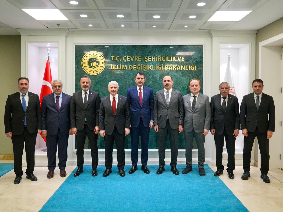 mhakanozer's tweet photo. Konya Valimiz İbrahim Akın, Konya Milletvekillerimiz, Abdullah Ağralı, Mehmet Baykan, Latif Selvi, Büyükşehir Belediye Başkanımız Uğur İbrahim Altay, Konyaspor Başkanımız Ömer Korkmaz ve 2021-2023 yıllarında Konyaspor Başkanımız Fatih Özgökçen ile birlikte Çevre, Şehircilik ve İklim Değişikliği Bakanımız @murat_kurum’u ziyaret ettik.

Sayın Bakanımıza şehrimize göstermiş olduğu yakın ilgi ve alakalarından dolayı teşekkür ediyor, çalışmalarında başarılar diliyorum.
