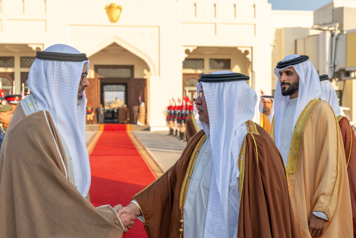 bna_ar's tweet image. سمو ولي العهد رئيس مجلس الوزراء في مقدمة مودعي سمو الشيخ خالد بن محمد بن زايد آل نهيان لدى مغادرته البلاد

ow.ly/o2Xk50UfTRW