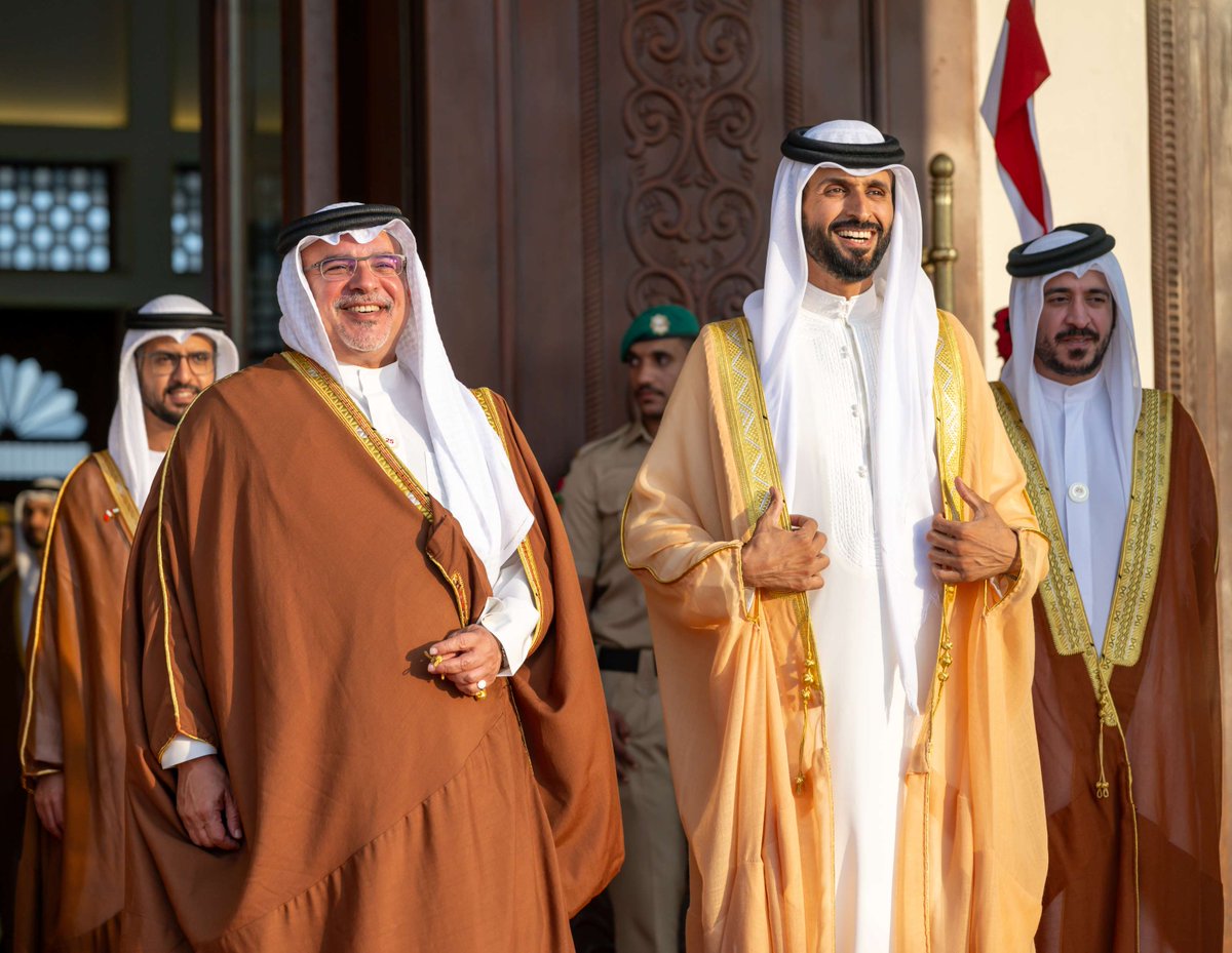 bna_ar's tweet image. سمو ولي العهد رئيس مجلس الوزراء في مقدمة مودعي سمو الشيخ خالد بن محمد بن زايد آل نهيان لدى مغادرته البلاد

ow.ly/o2Xk50UfTRW