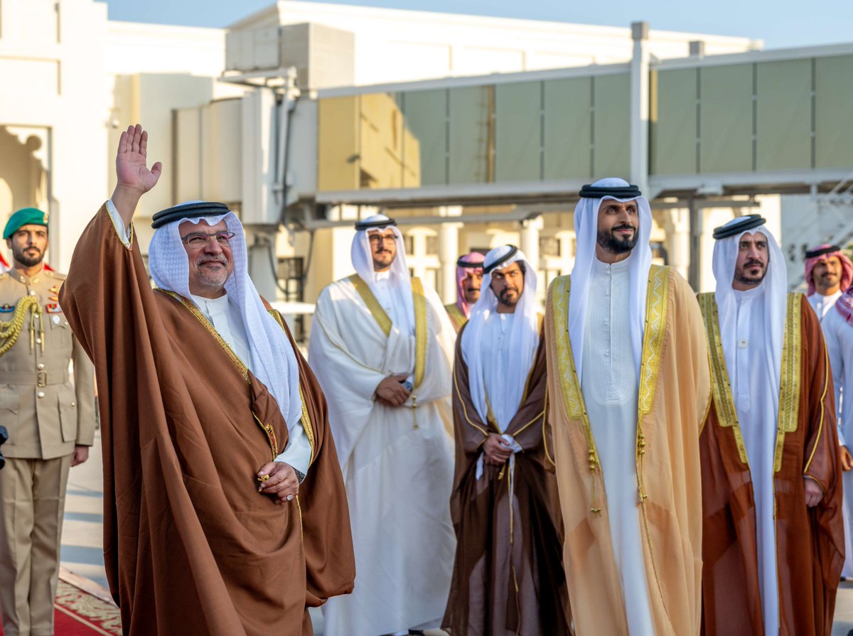 bna_ar's tweet image. سمو ولي العهد رئيس مجلس الوزراء في مقدمة مودعي سمو الشيخ خالد بن محمد بن زايد آل نهيان لدى مغادرته البلاد

ow.ly/o2Xk50UfTRW