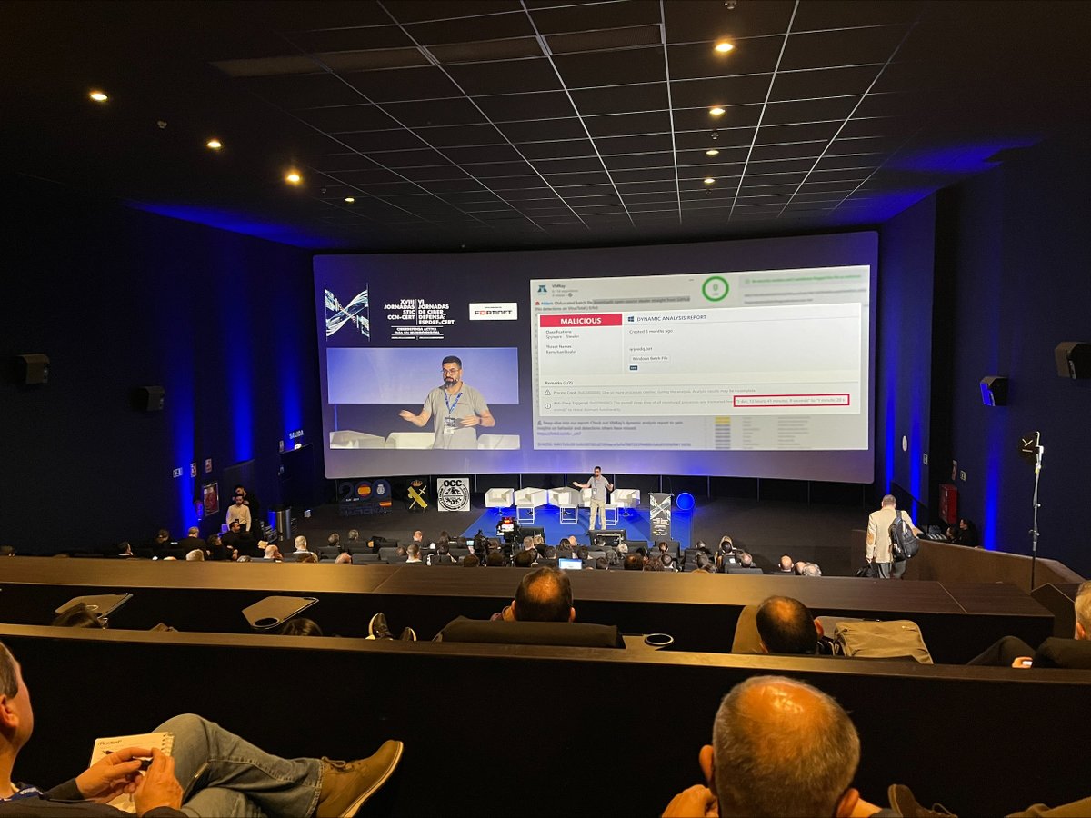 Ya estamos en las #XVIIIJornadasCCNCERT | #VIJornadasESPDEFCERT 🛡️

Un evento que reúnen cada año a grandes profesionales de la #ciberdefensa y #seguridad en un único espacio.

Mañana será el turno de nuestras compañeras donde hablaran de #Inteligencia y #Desinformación📳

👇👇
