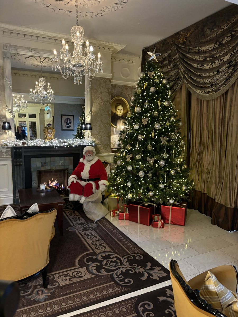 Look who dropped in to <a href="/BuswellsHotel/">Buswells Hotel</a> today.  He’s checking who been good and we all passed.. phew!