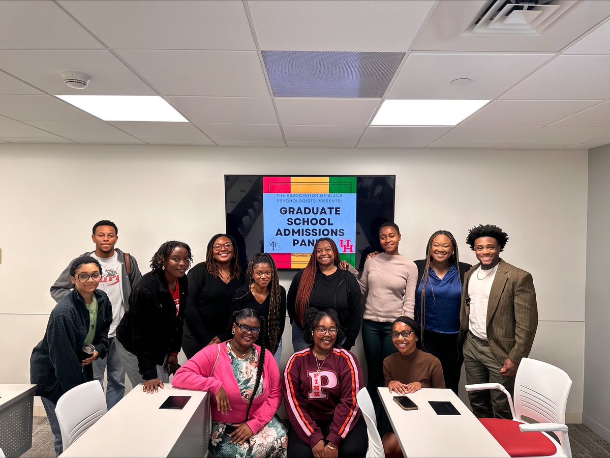 Morgansp22's tweet photo. Last week, I was honored to host, organize, and speak at the second graduate school admissions panel with the Student Circle chapter of ABPsi at UH! I’m so thankful that I was able to give back to upcoming Black scholars and I hope to continue this work ❤️ https://t.co/sHBxIyde5h
