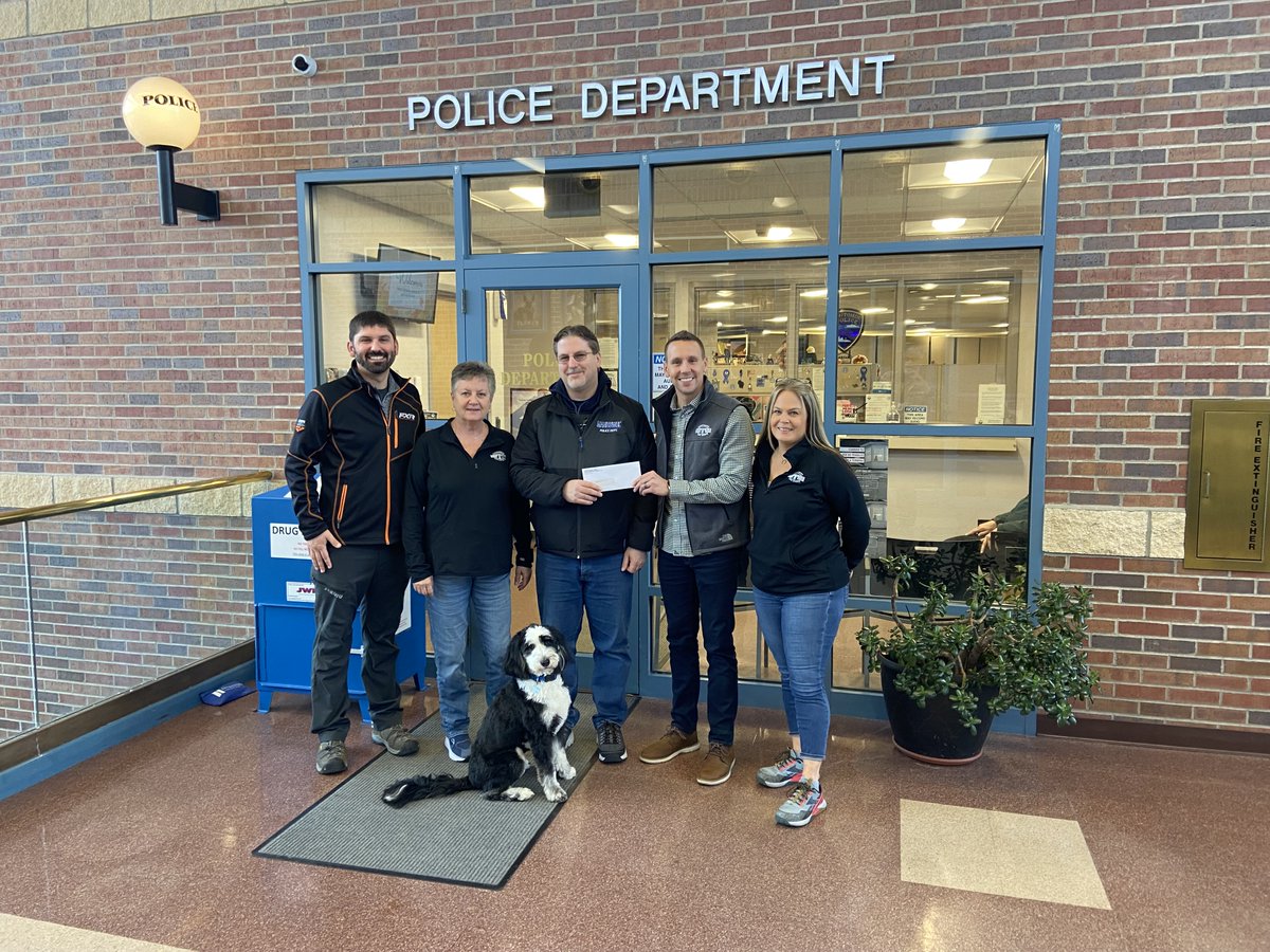 ManitowocTool's tweet photo. We recently held a friendly "Soup Cookoff" to raise money for donation to a charity of the winner's choice. Nyla was our WINNER with an amazing soup - and her charity to donate the proceeds to was "Shop with a Cop". We were grateful to donate $600 to the program!

Way to go MTM! https://t.co/ok3jpuvFVc