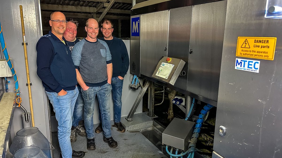 OmmenCity's tweet image. Ben jij benieuwd hoe melkrobots werken? Kom op 13 en 14 december naar de Melkdagen in Ommen!  Gratis toegang voor jong en oud!
#Ommen #Melkdagen #Melkrobot 
ommencity.nl/2024/11/26/kom…