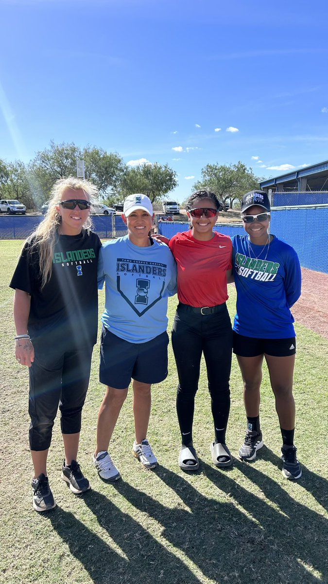 jetmoreno1's tweet image. Camp @IslandersSball was so good. The coaches were my favorite part of the visit. I will be back. 🌴