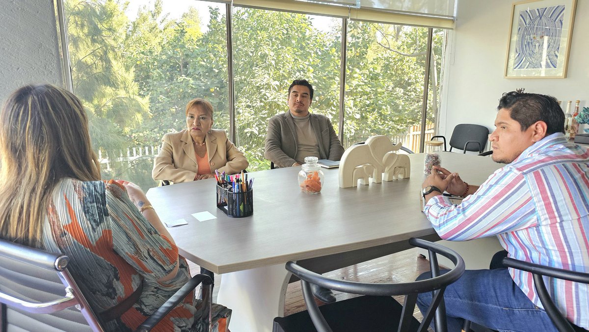 LagarrapataS22's tweet photo. Las denuncias pierden fuerza y credibilidad cuando quien las hacen están inmersa en los mismos actos de corrupción, tráfico de influencias. Resulta que Branly y Axel Ramírez García, hijos de la diputada Margarita García, son empresarios constructores y dueños de una inmobiliaria https://t.co/TpFIDvgIpq