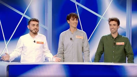 Pues no será en Mediaset, pero los Mozos de Arousa darán las campanadas de fin de año. Será en Vilagarcía

Su ciudad quiere agradecer así a <a href="/Borjamina/">Borjamina</a>, Raúl y Bruno la proyección que le han dado durante el año y medio que han estado en <a href="/reaccion_cadena/">Reacción en cadena</a>

pontevedraviva.com/es/general/moz…