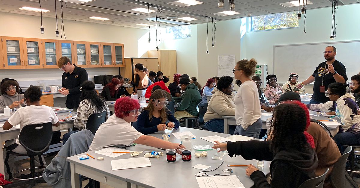 Students from Glasgow High School in Delaware spent the day at Towson University Center for STEM Excellence, getting a taste of the university and learning more about what studying at a university can offer them. 

Read about the enriching day. buff.ly/49iBBy9
