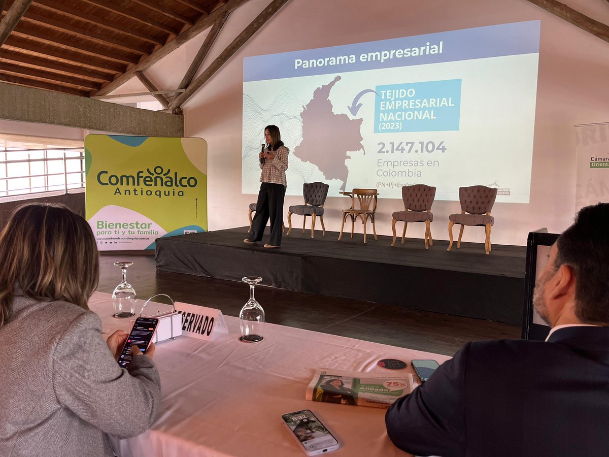 CamaraOriente's tweet photo. En el FOROIN 2024, empresarios, líderes y expertos analizaron las perspectivas económicas, los retos de la productividad, y las oportunidades en empleo e infraestructura. 💼Un espacio de aprendizaje y acción para construir un Oriente más competitivo y sostenible. 🤝✨ #FOROINOA https://t.co/kRADqZj1zY
