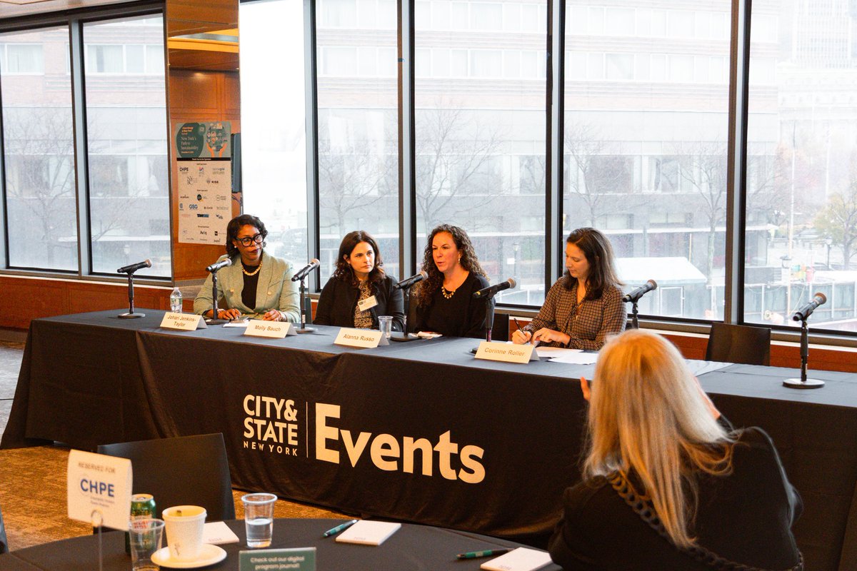Community_Wind's tweet image. We don’t have to be doing the same thing, but we all have to be moving in the same direction.

Our Head of Community Investment &amp;amp; Partnerships Alanna Russo emphasized this last week on a panel as our team attended the @CityAndStateNY Clean Energy Summit.

It was a powerful…
