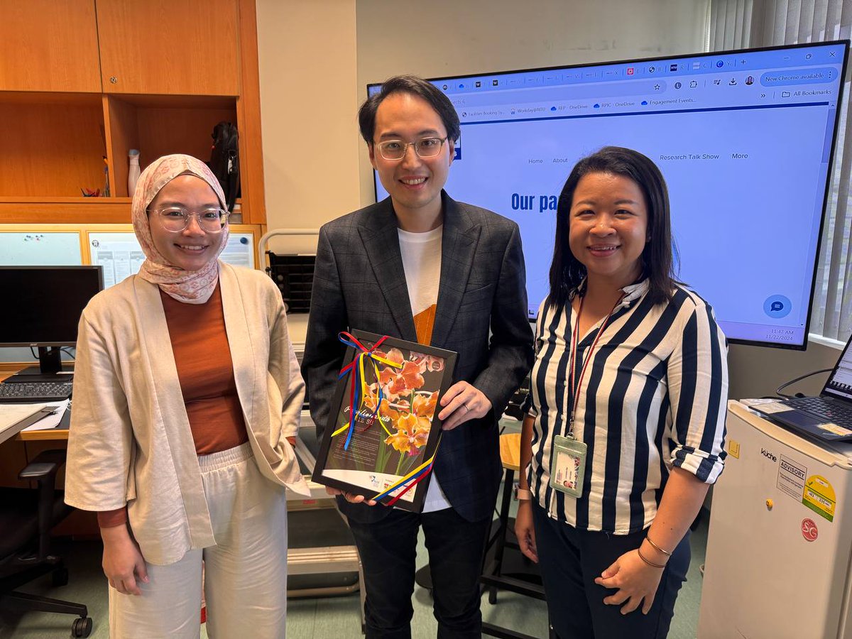 Lorraine Ow (@lorraine_ow) on Twitter photo It's an absolute pleasure to be able to host Prof <a href="/sinwangchong/">Sin-Wang Chong</a>, Visiting Scholar to @OER_NIE with <a href="/RPPG_T4I/">Translation for Impact (T4I)</a> last week! Thank you for sharing your expertise and experience with us, and for introducing us to colleagues at the <a href="/NatInstTeaching/">National Institute of Teaching</a>, Drs <a href="/ellenseturner/">Ellen Turner</a> and <a href="/CalumDavey/">Calum Davey</a> It's an absolute pleasure to be able to host Prof <a href="/sinwangchong/">Sin-Wang Chong</a>, Visiting Scholar to @OER_NIE with <a href="/RPPG_T4I/">Translation for Impact (T4I)</a> last week! Thank you for sharing your expertise and experience with us, and for introducing us to colleagues at the <a href="/NatInstTeaching/">National Institute of Teaching</a>, Drs <a href="/ellenseturner/">Ellen Turner</a> and <a href="/CalumDavey/">Calum Davey</a>