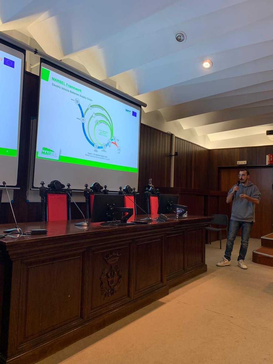 🚀 Sergi Obrador from <a href="/IREC_Energia/">IREC</a> delivering a presentation on "Revolutionizing Performance and Sustainability in the Next-Generation of BMS" during the Collabat workshop

#Sustainability #Innovation #BatteryTech #MARBELProject

👉marbel-project.eu
