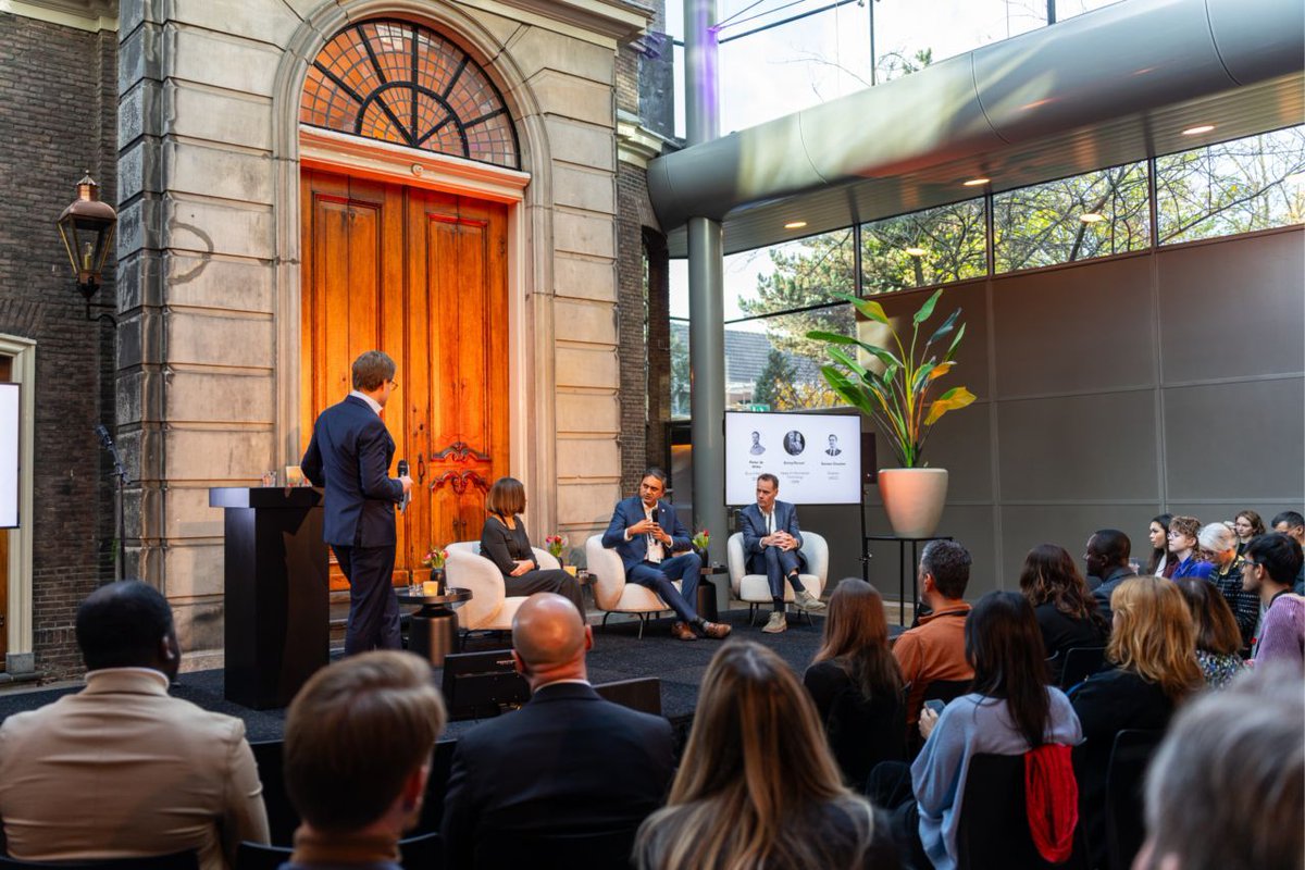 unicc_ict's tweet photo. 🌟 Last week, #QuantumForGood brought together incredible insights and collaboration over two impactful days. Together, we set a powerful agenda to advance quantum technology for global good. 🌍💡
Read more 👇
https://t.co/0k3zGvz56v
🙏 Thank you to all who joined us! https://t.co/sWJr8rt9jm