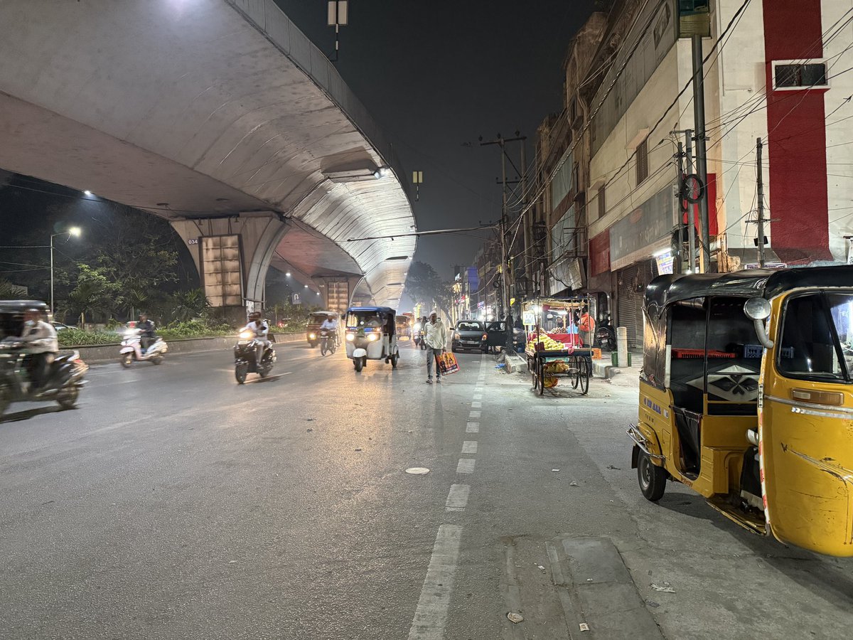 I usually take 10 minutes to ride the two-wheeler from Rythu Bazaar to Rethi Bowli. Today, I did it in 3 minutes. Thank you Hyderabad Police