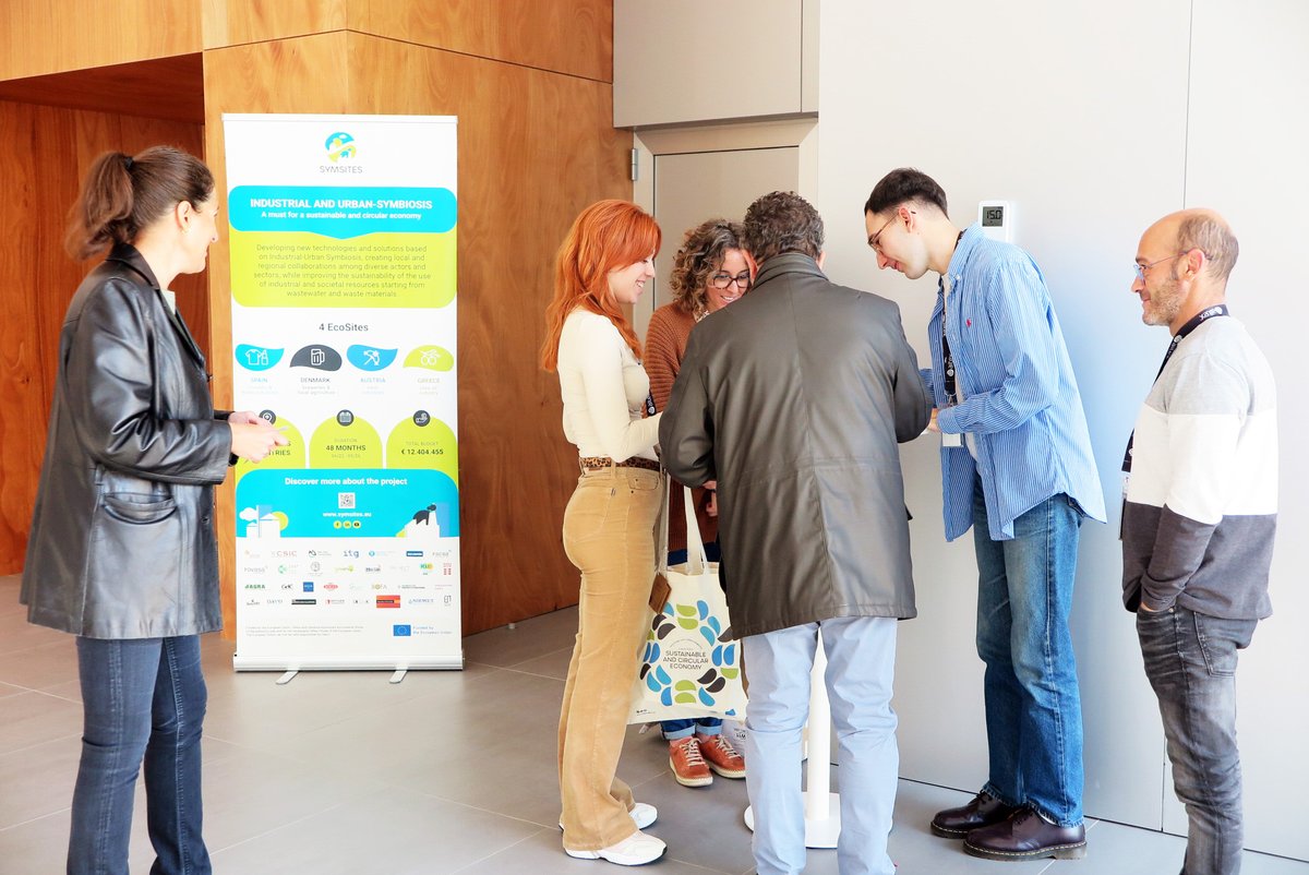 aitex_es's tweet photo. #AITEX ha reunido hoy a profesionales en un workshop del proyecto #SYMSITES y organizado junto a @Facsa_es y #FovasaMedioambiente.
🌱 💧Durante la jornada, se han analizado las barreras no tecnológicas en la aplicación de soluciones sostenibles en la gestión del agua urbana. https://t.co/r2Bi1yqpo8