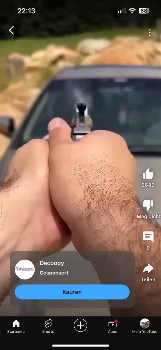 mariusfoerster's tweet photo. Seit wann gibt es #Waffen Werbung in #Deutschland 🇩🇪??? Was soll das?? Bestellen da jetzt einige einfach online?? Letzte Woche auf YouTube @Bundeskanzler @RheinmetallAG #b2c https://t.co/qHdbpCgWB4