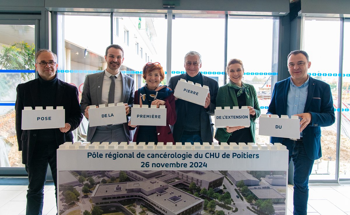 🧱 Le CHU s'agrandit | Pose de la première pierre de l'#extension du pôle régional de #cancérologie.
Ce projet, c'est 10 000 m² de surfaces supplémentaires, pour un  coût de 52 M d'€, pour une meilleure qualité de #soins.