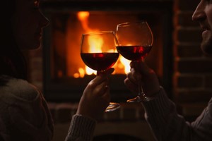 Herfsttip 7: Genieten bij de open haard!
Het wordt kouder in Zuid-Limburg. Wat is er knusser dan na een herfstwandeling op te warmen bij de open haard? Ontdek in welke restaurants dit kan en proef de fijnste streekgerechten. Proef, geniet en warm op: vzl.nu/4i4idst