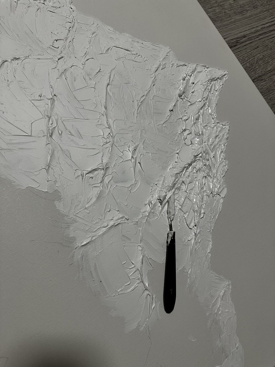 KatelnArt's tweet photo. Good night🤍🫶🏼
I decided to relax before going to bed and create an interior painting from texture paste https://t.co/4g8f3HeAKK
