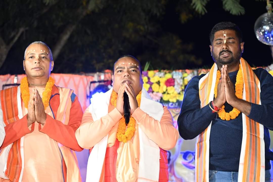 BJYMNABADAL's tweet photo. ধর্মীয় সঙ্গীতের ধারা হিসেবে কীর্তন সনাতন ঐতিহ্যের প্রধান অংশ। 

আজ গোলাঘাটি বিধানসভা অন্তর্গত কলকলিয়া বাজারে আন্তর্জাতিক কৃষ্ণভাবনামৃত সংঘ ইসকন মন্দিরের প্রভু-ভক্তদের দ্বারা হরে কৃষ্ণ নাম কীর্তনে অংশগ্রহণ করি।

@IskconInc

#sanatandharma #sanatanihindu #sanantonio #isckon https://t.co/S0cMI3BQDT