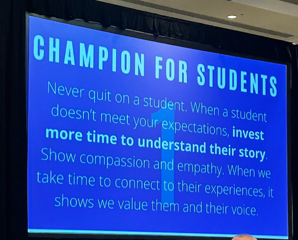 raimeka_graham's tweet photo. The last three days have been spent pouring into myself professionally! I’ve thoroughly enjoyed the @INPrincipals Conference. @PikeDRES
#NAESPStateRep
#PrincipalDeerRunElementary https://t.co/LJQBrLhSAj