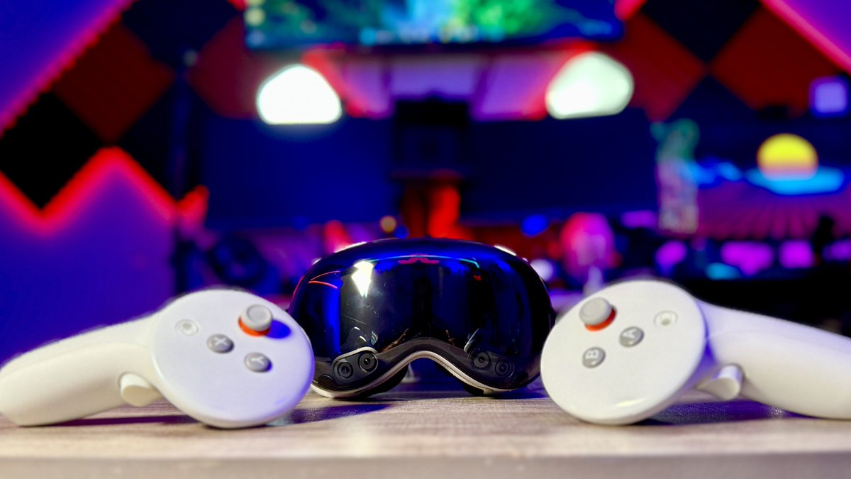 THEY ARE HERE &amp; THEY ARE BEAUTIFUL 👏🏾🥹‼️

<a href="/Surreal_Touch/">SurrealTouch</a> Real Tracked Controllers🎮 For The #AppleVisionPro 🤩

Content Loading…😎🚀