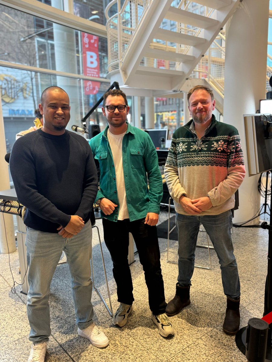 Haagse horecaondernemers dachten mee over het terrassenbeleid en overhandigden me hun ideeën bij <a href="/DenHaagFM/">Den Haag FM</a>.

<a href="/alexanderroep/">Alexander Roep</a> mooi dat je zo betrokken blijft!