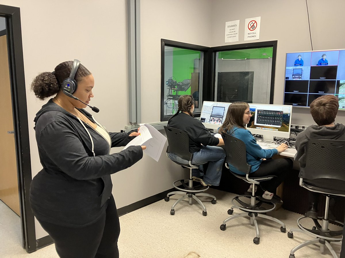 Senior Ariana Davis (@JohnsonCityCSD) earned a PERFECT SCORE on her TV directing and producing project! Her segments were timed impeccably and she did an excellent job giving commands to her crew. Great job, Ari! <a href="/BTCareerTechED/">CTE</a>