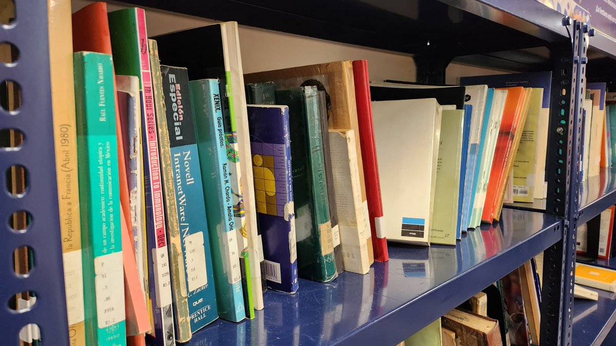 CRAIUCA's tweet image. 📚✨ ¿Te perdiste la **Feria del Libro Libre**? ¡No te preocupes! 😊

El CRAI siempre tiene libros para ti. Visita nuestra **Estantería Permanente del Libro Libre** en la entrada 🪶📖. Encuentra material para llevar a casa **¡completamente gratis!** 🎉✨

#LibroLibre #CRAI #UCA