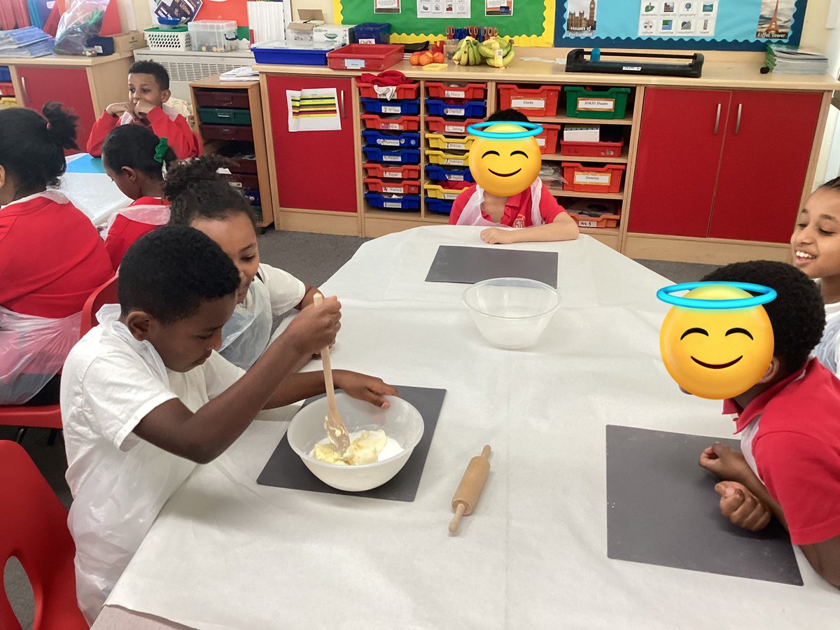 stjosb7's tweet image. Ready, steady, bake. Year 4 enjoyed making following a recipe to make their biscuits. The mixture smelt amazing. #comedinewithme #futurechefs