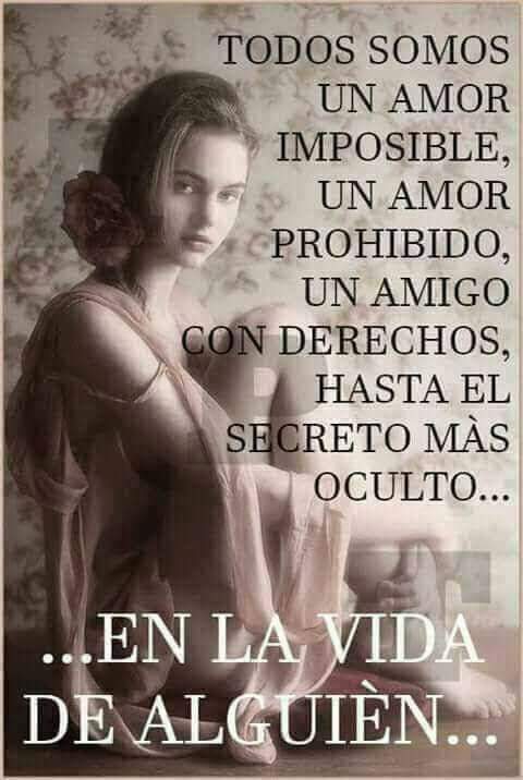 La pasión desenfrenada
Me viene de la nada
Pensando en tus caricias
Me llega con la, brisa
No quiero sentirme así
Quiero tenerte aquí
Comiéndome tu boca
Con ansias locas
Espero tu te entregues
Y me rasgues hasta la piel
Tomar de tu hiel
Y beber de tu ser
Te espero en mis sueños