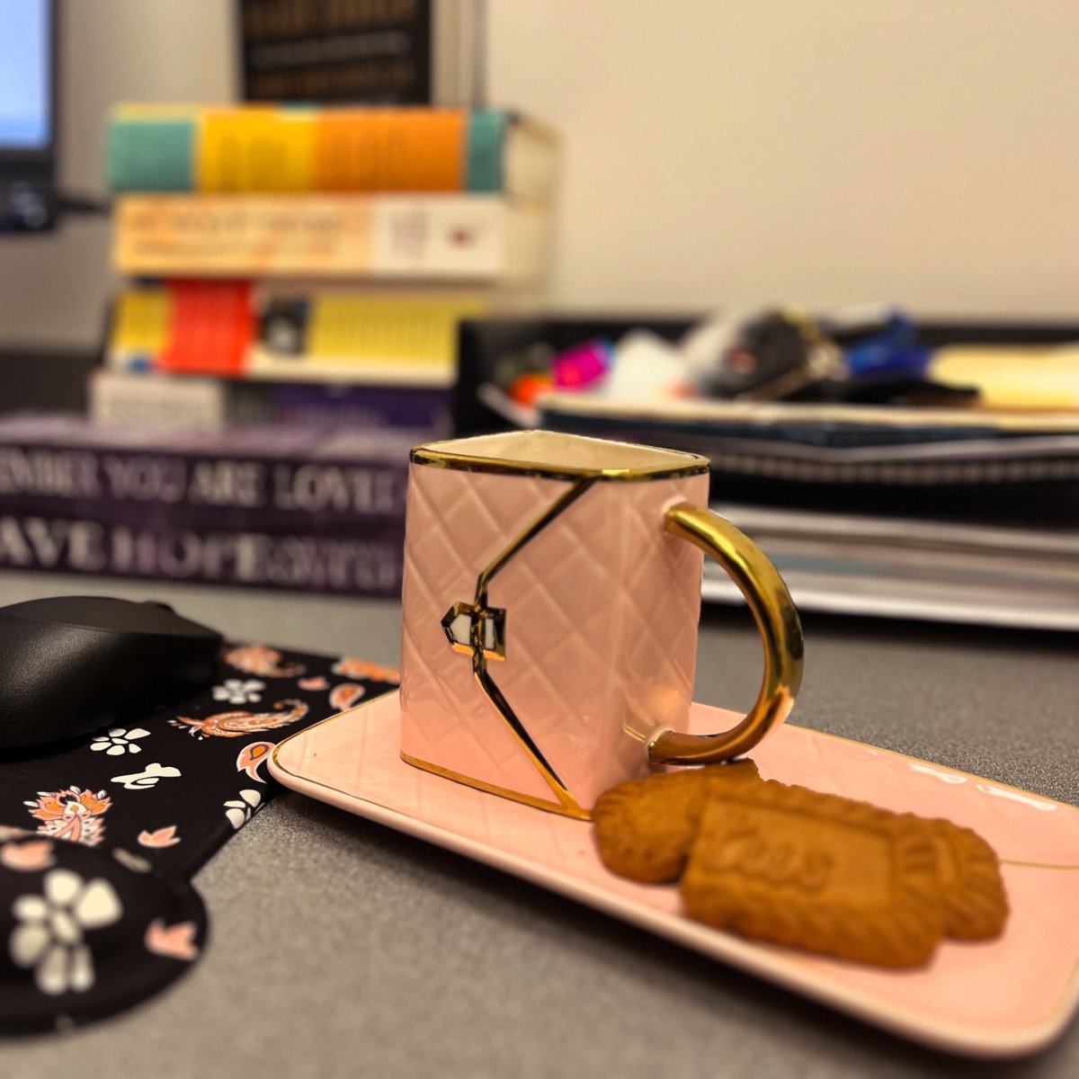DrDrMelodeee's tweet image. MY STUDENT: Dr. Mel you are boujee
ME: My darling what is this boujee you speak of??? 

🤣🤣🤣🤣🤣🤣…today I’m Lady Melody Dawn Gingerton of Hamptonshire!!!!

#teatime
#tuesdaythings