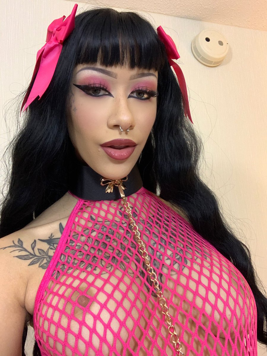 spookykookygirl's tweet photo. hiiii🎀💕 https://t.co/nA7Yx3l323