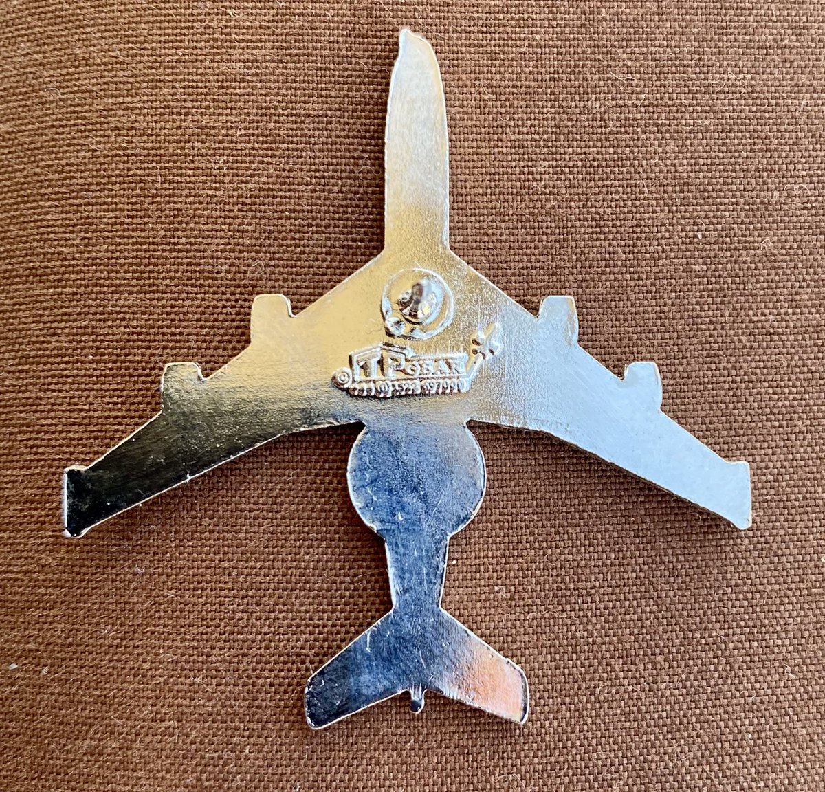 awacs905's tweet image. Lo traje de #RIAT2023 aún penaban los souvenirs del Sentry en Fairford. Incluso en una propaganda para RIAT2025 lo colocaron por error, en vez del reemplazo E-7 Wedgetail