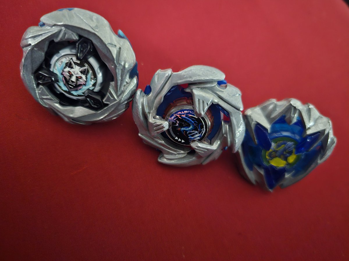 DragonEmperorM's tweet photo. New squad. 😗 

Silver Wolf 9-60 FB
Dragoon 7-70 E
Dran Buster 1-60 L

During my time in OKC, I learned the true meaning of soft launching. 💪🏽 

Also whiskey. Mucho whiskey. 😅

#Beyblade
#BeybladeX
#Competitive
#Blading
#BeybladeTournament
#BeySpirit
#ベイブレード
#ベイブレードX https://t.co/rnmrgH0HwI