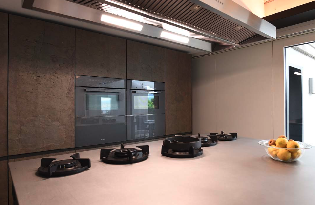 FLHomeShows's tweet image. oHave you ever imagined the elegance of real stone transformed into a lightweight, flexible design material? That’s the magic of Skinrock. 🌟

See Skinrock for yourself at the Fort Lauderdale Home Show at the Broward County Convention Center, January 31-February 2. 🌴

#homeshow