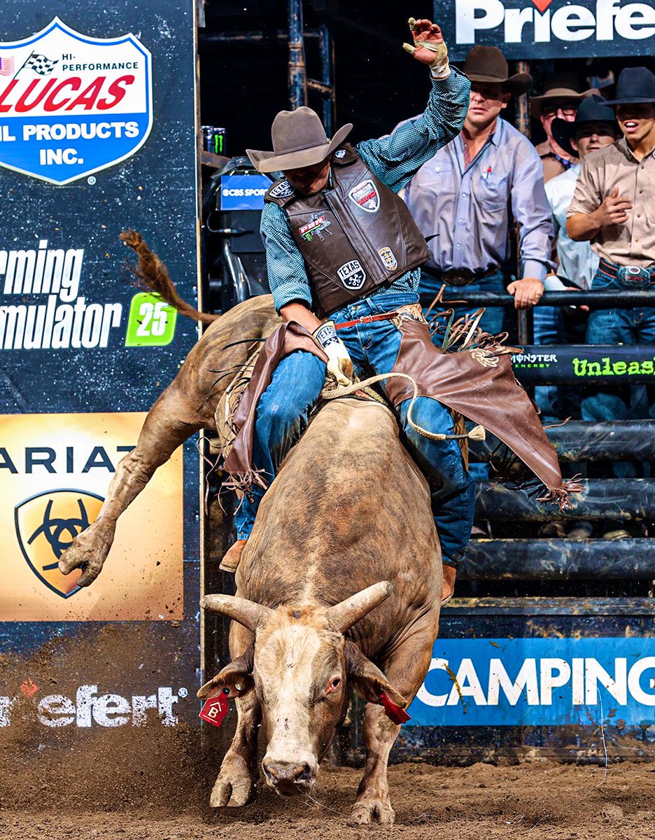 PBRbunkhouse's tweet photo. #HatDown https://t.co/ILRANg087g
