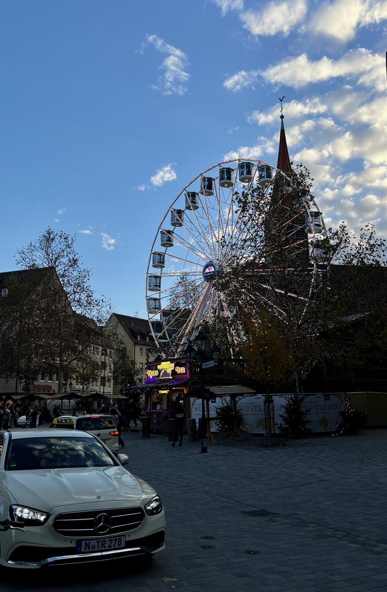 caensel's tweet photo. sehrimin guzelligine bakin be #Nuremberg #christmasspirit 🎄✨ https://t.co/pTWYlkHK9x