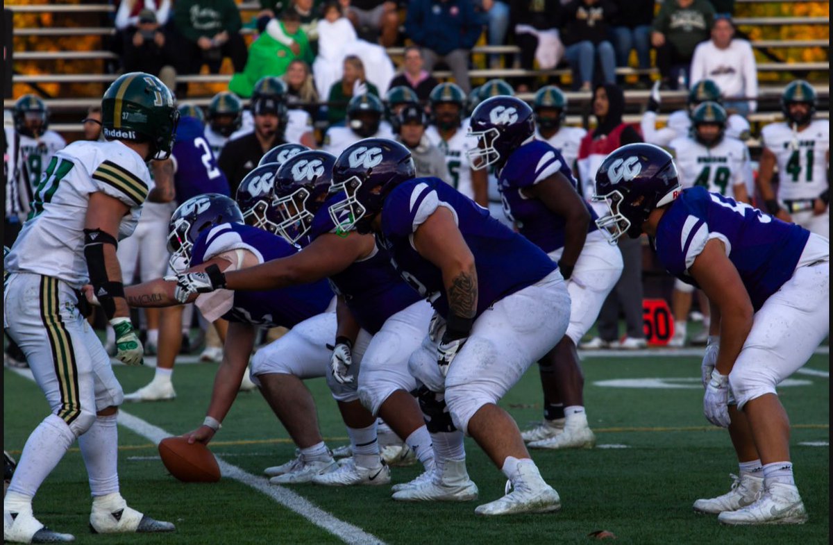 JhonnyelRamirez's tweet photo. Such a special group of guys 💜 led the country in least amount of sacks and rushing yards ☔️ https://t.co/PMzqzPpBVY