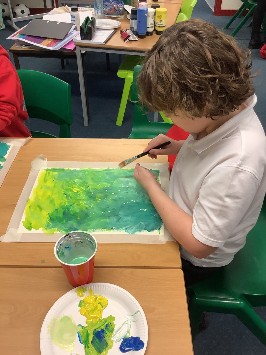Penclawdd's tweet photo. #PencStarfish So many skills being developed and so much fun #Penc6 #PencEXP @paintalonglady https://t.co/fl0CB74Jpr