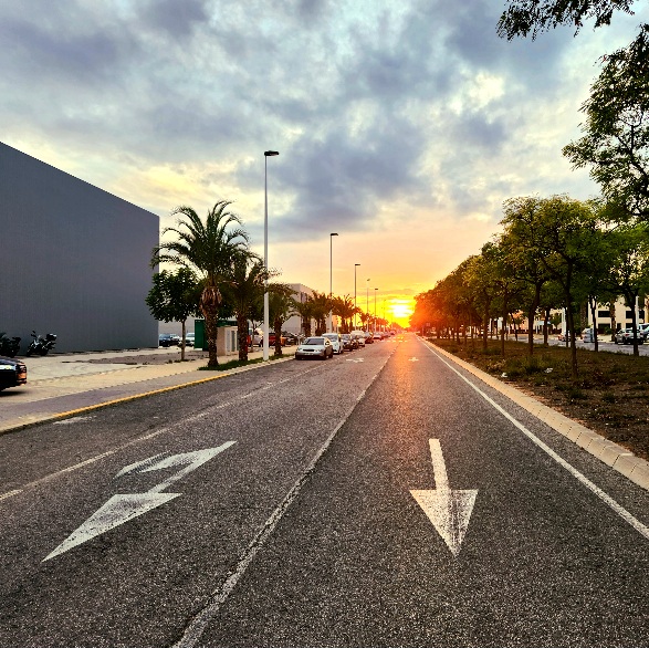 TorvaFirmus's tweet image. The sun sets low, its shift is done,
"Goodnight!" it winks, "Wasn't that fun?" ☀️
But as it snoozes, a new day's near,
Moon’s on duty—"Hold my Dew." 🌙

#IntrovertParadise #RetroGamer #ThrowbackFun #torvafirmus #torva