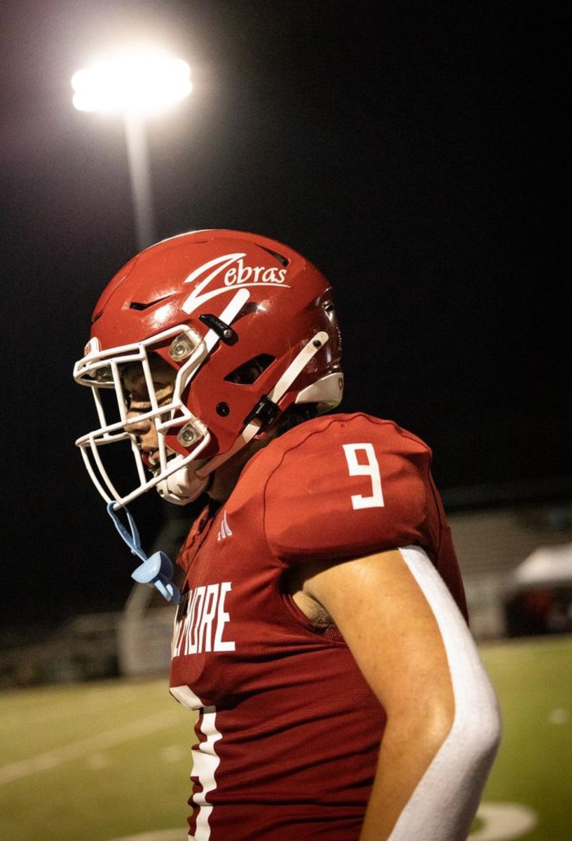 Any coaches who need a 25’ Tight End my DM’s are open hmu‼️(uncommitted) #filmdontlie 
6’5” 230lbs 11”hands