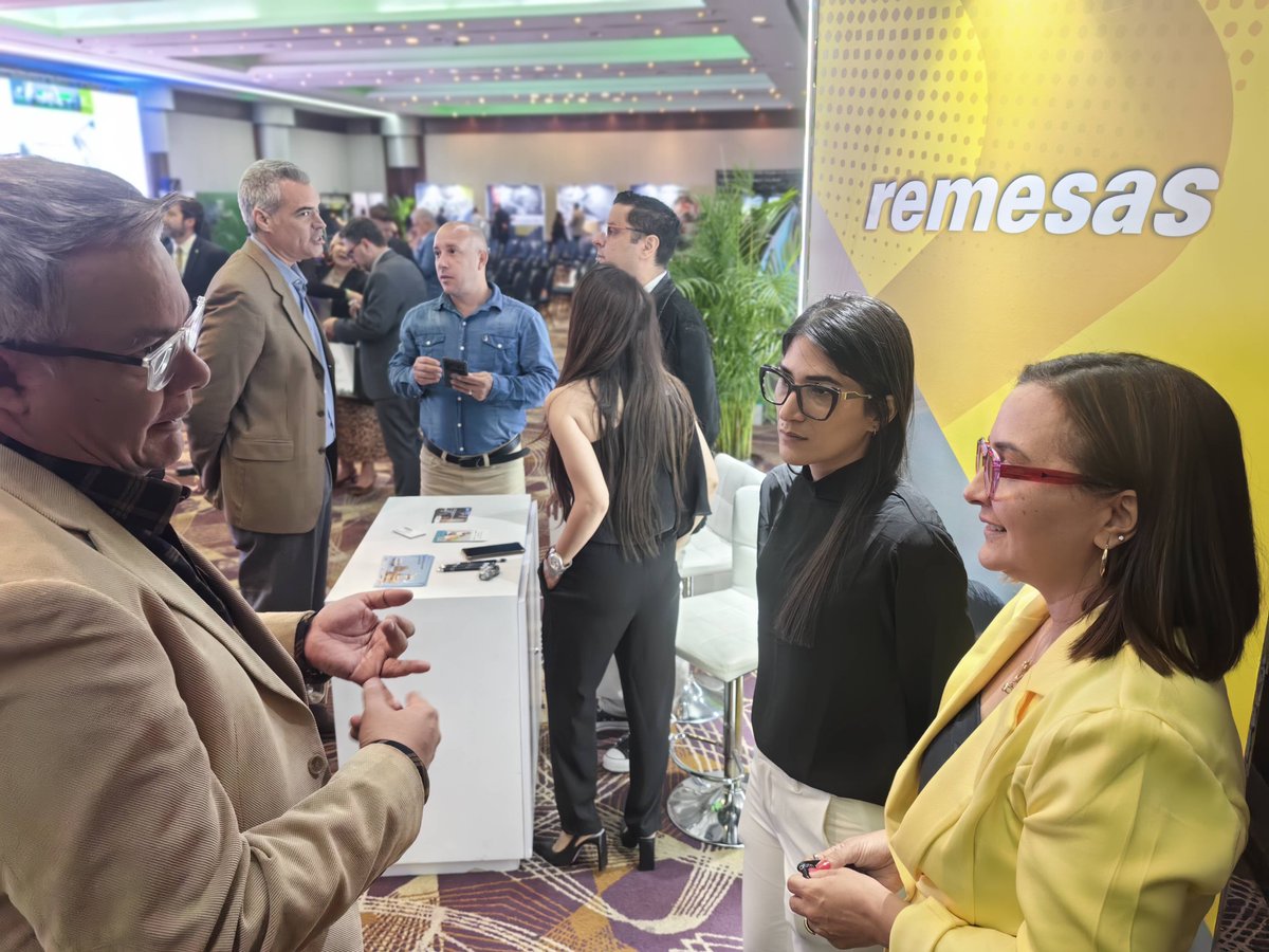 ZOOMenLinea's tweet photo. Como es tradición, ZOOM🦘 está presente en el Marathon Empresarial del Comercio y los Servicios 2024.
Encantados de acompañar a nuestros aliados de @rutaoficialvzla @consecomercio @senna_v en este evento tan importante para el comercio nacional.
#NetWorking #Consecomercio https://t.co/e42NsGZ7qb