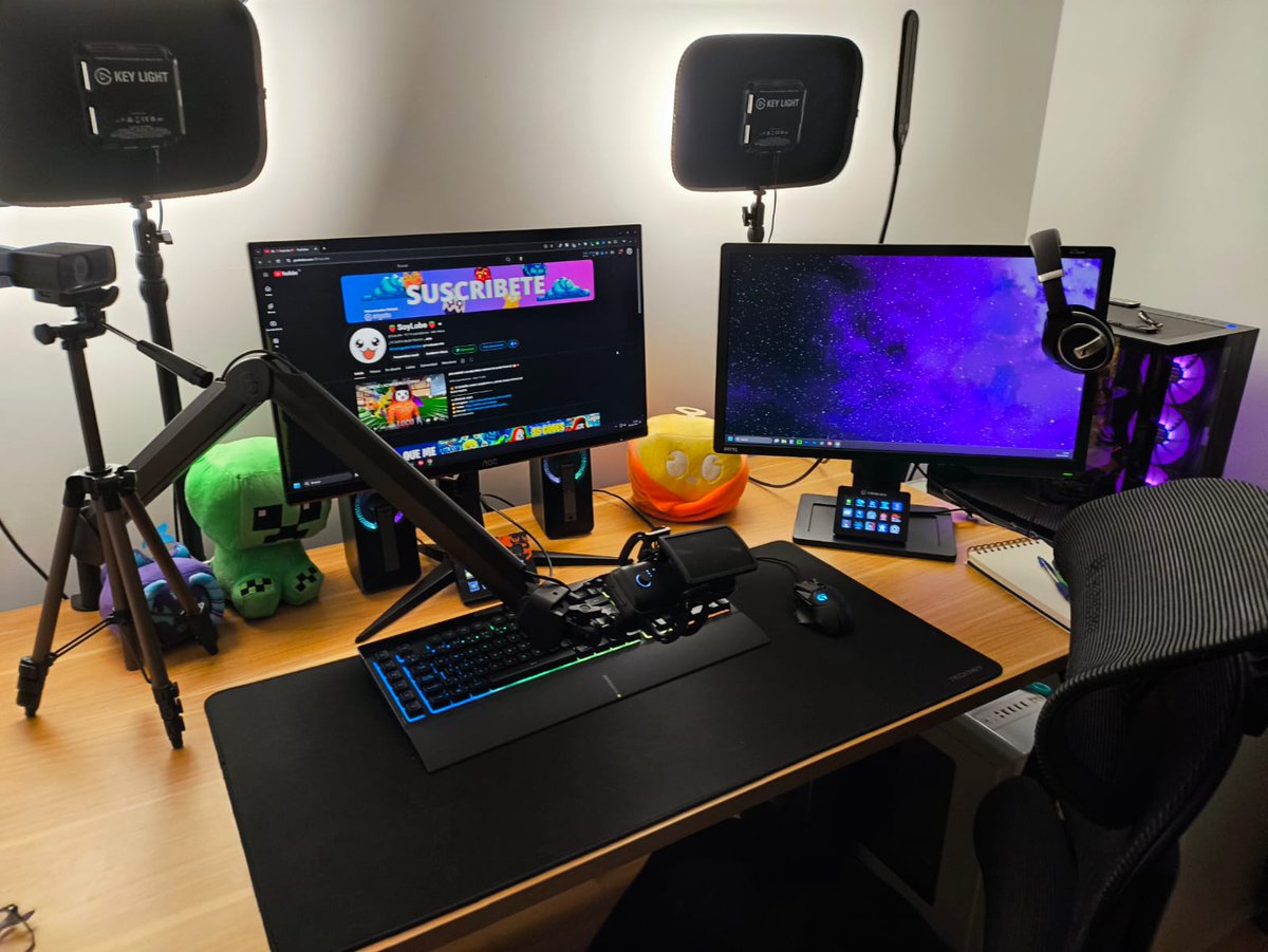 soylobe's tweet photo. 🚨Este es mi #ElgatoSetup, este año esta lleno de cambios y muchos han sido gracias a @elgatoES asi que gracias por confiar en mi ❤️

Ahora teneis descuentos en muchos productos de @elgatoES para llevar vuestro Setup al siguiente nivel😍 

🎁https://t.co/97bhhSG713 https://t.co/mZHPTd5nwW