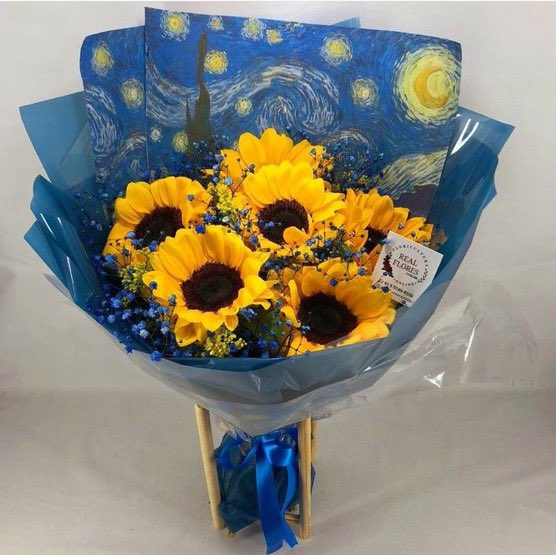 Convenci uma estranho a me dar flores ,será é coisa da bruxaria ? Ksksksks