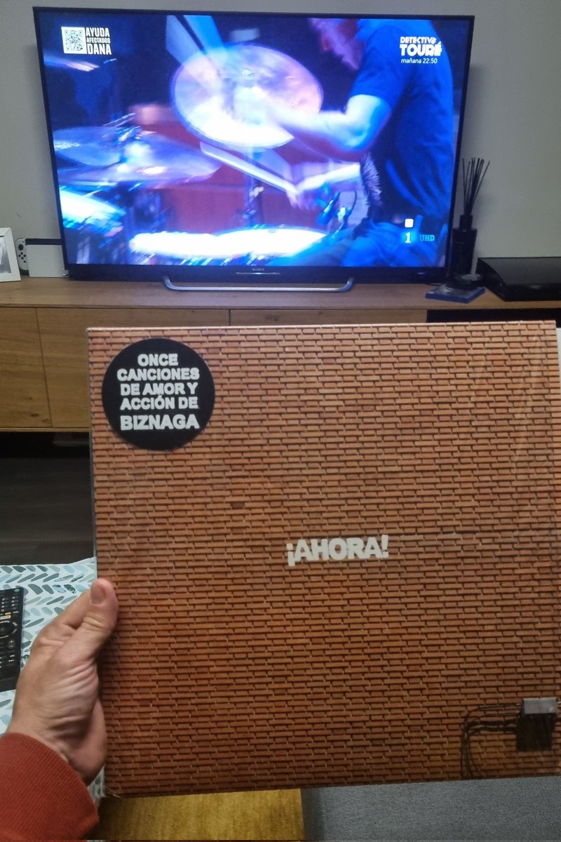 A mí <a href="/Onsinesforzo/">UANSI</a> me regaló el último disco de Biznaga porque me lo merezco, claro. Y porque ella es la mejor también, por supuesto.